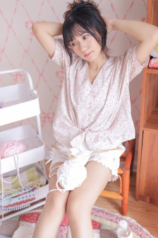 女主和妈妈一起侍奉叔叔